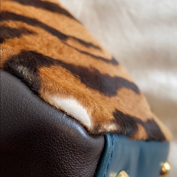 LONGCHAMP | Limited Edition Exotics Shoulder Bag - Picture 11 of 16